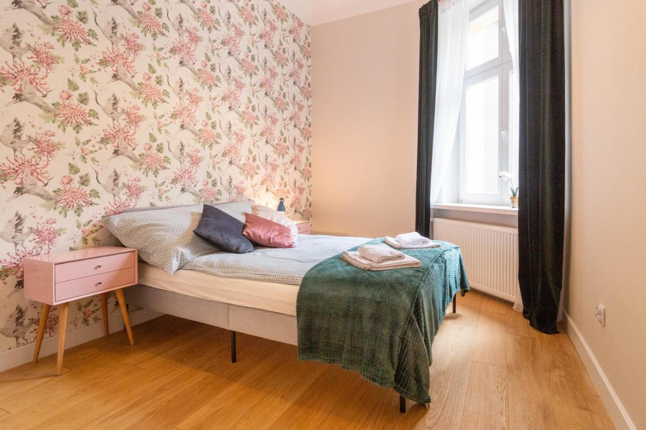 Glamorous And Brand New 2 Bedroom Cracovia Esterno foto